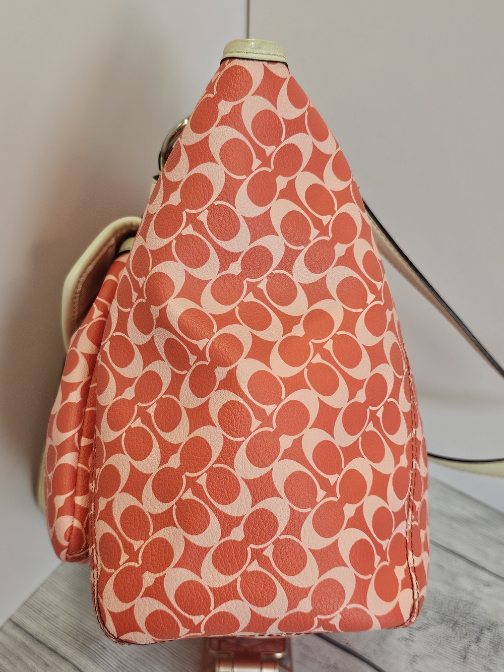 Coach Chelsea Leah Tote & Heritage Stripe Cosmetic Case - Picture 5 of 16